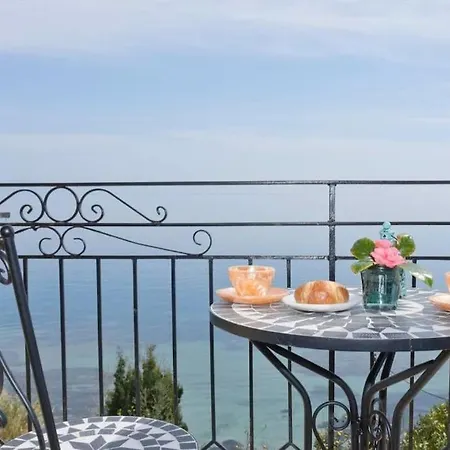 Апартаменты Azzuro Sea View *